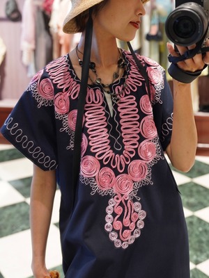 Vintage" Pink embroidery one‐piece"