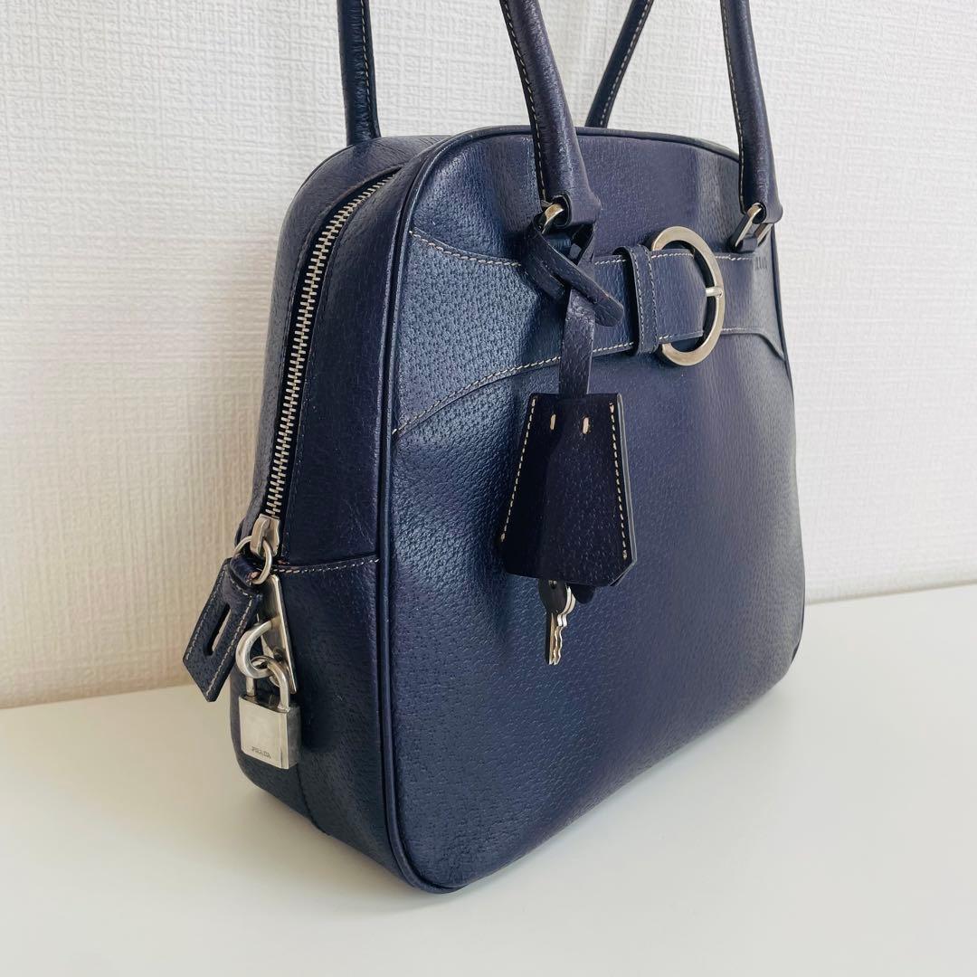 PRADA プラダネイビー レザー ショルダーバッグ PRADA プラダネイビー レザー ショルダーバッグ | PAY ID