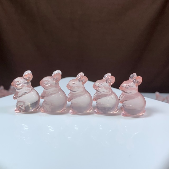 4.超透明☆モザンビーク産ローズクォーツ・うさぎさん