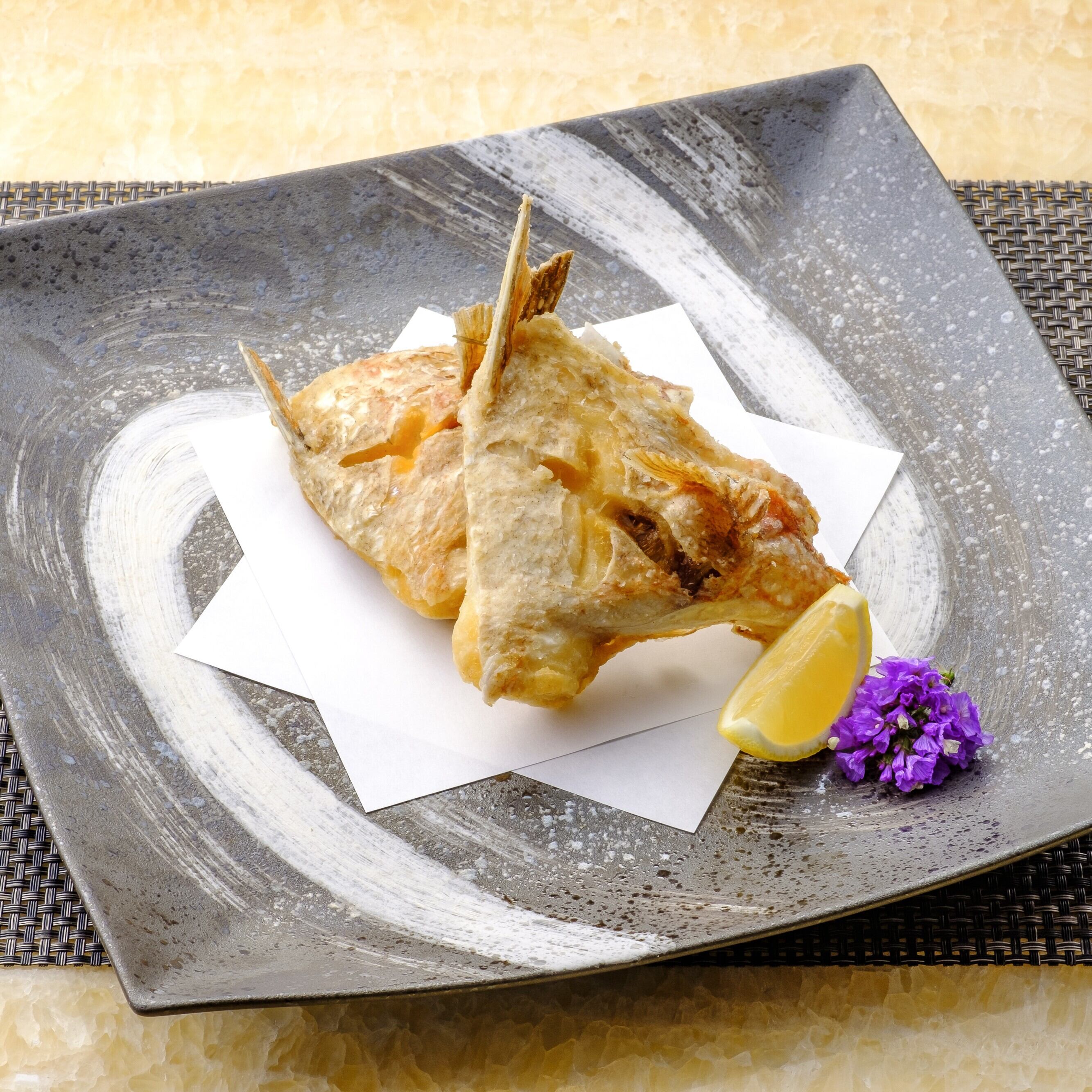 みやび鯛【鯛カマ 1kg】 | 坂田水産オフィシャル みやびDINING