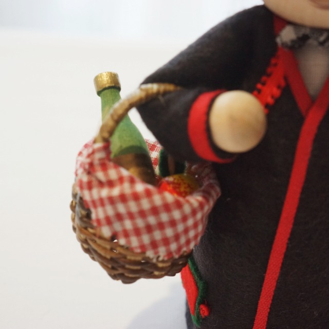 450 民族衣装のフィギュア 男性 黒 Attic 450 民族衣装のフィギュア 男性 黒 Attic