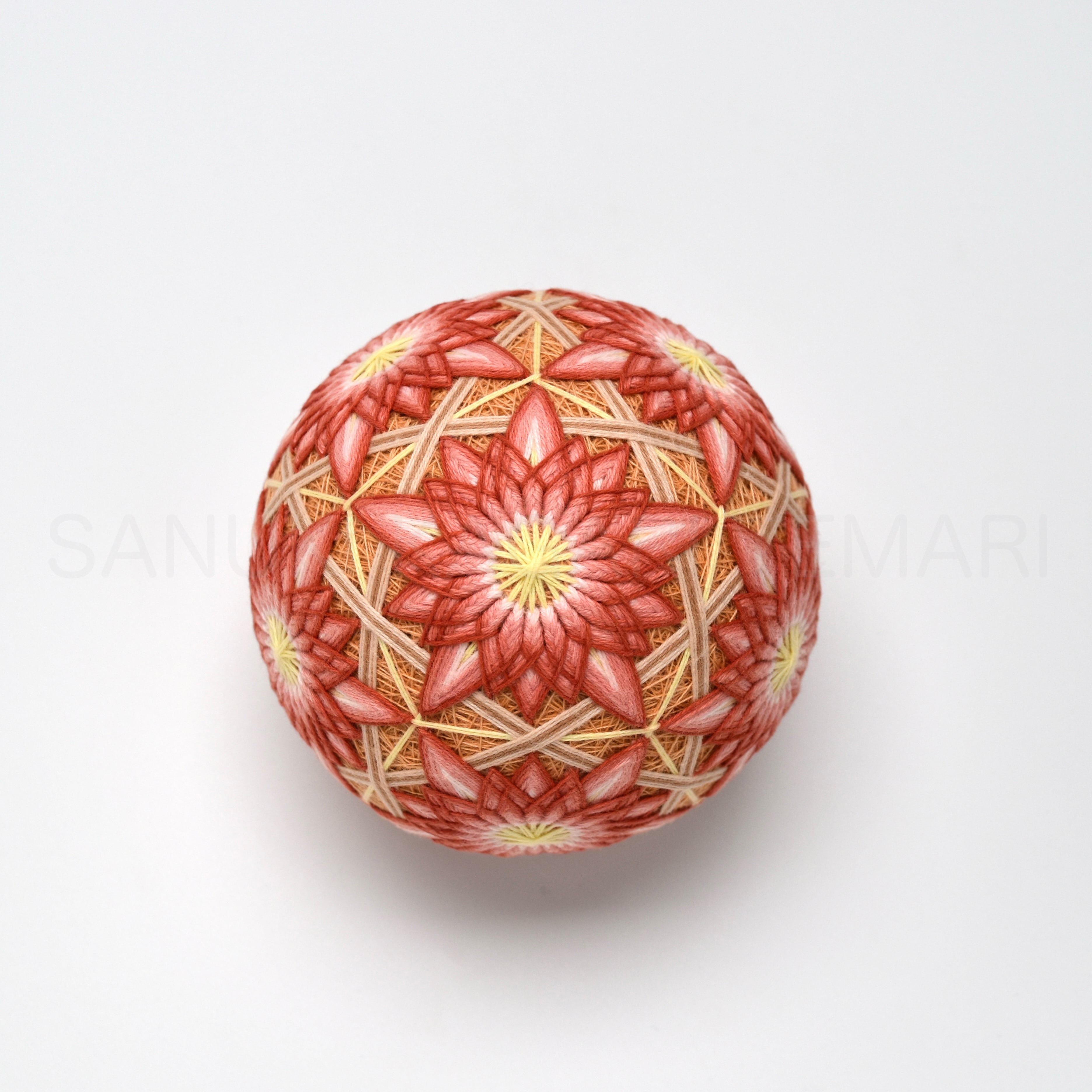 手毬かがり(直径15㎝) 手毬かがり(直径15㎝)