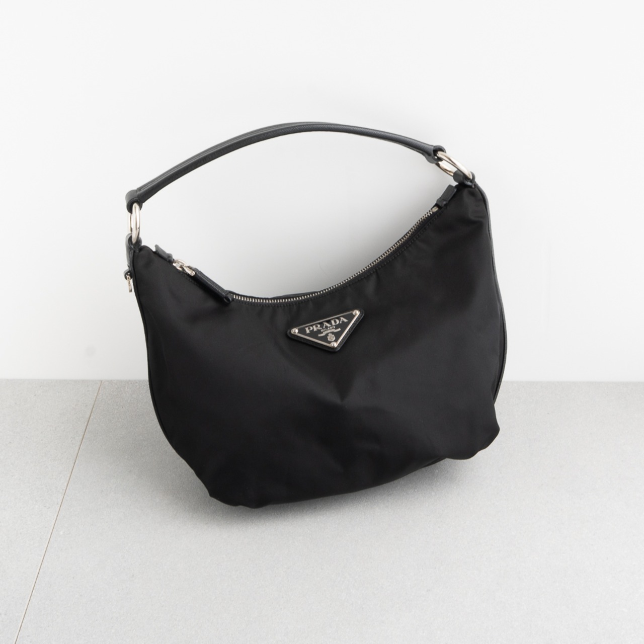 プラダ ショルダーバッグ ブラック ナイロン ヴィンテージ