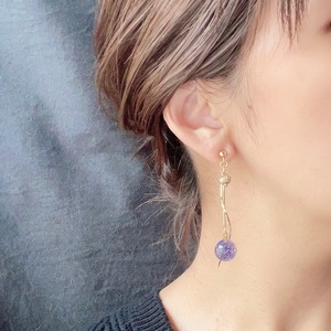 色が変わるハイビスカスのイヤリング/ピアス