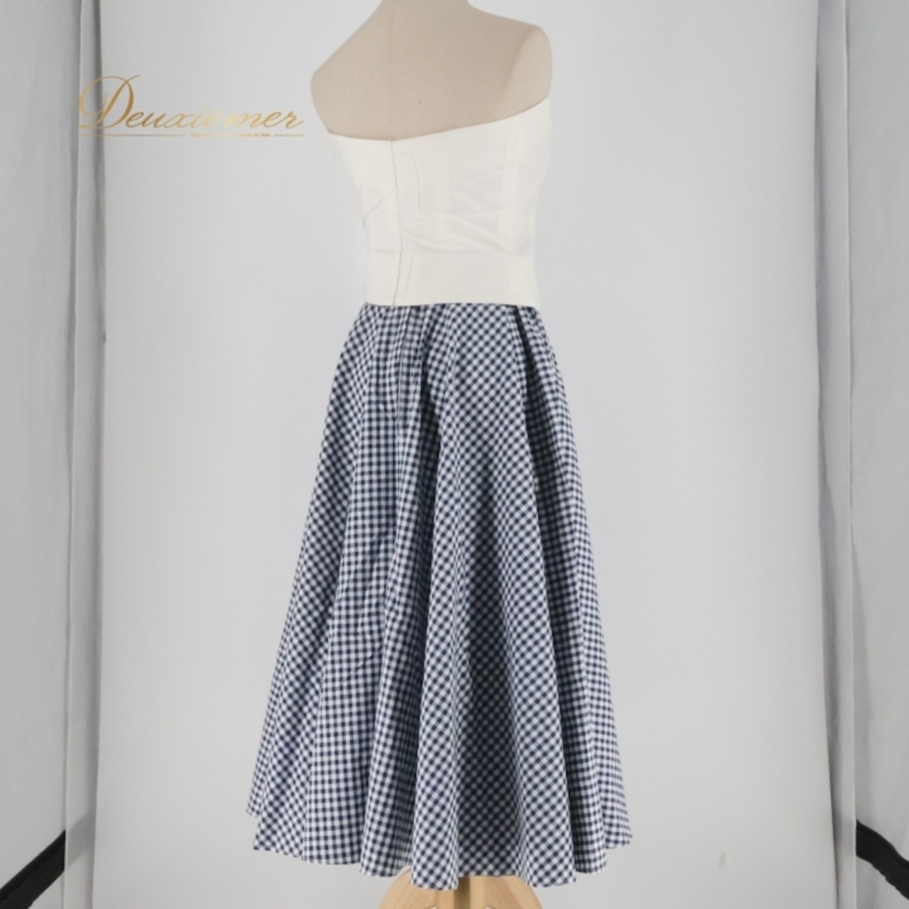 フラダンス 衣装 ツーピース セットアップ 上下セット ホワイト系 ブルー系 シンプル 無地 チェック柄 チューブトップ かわいい 爽やか 華やか 明るい 鮮やか ハワイアン アロハ フラ ダンス レッスン 練習 カジュアル おしゃれ エレガント レディース