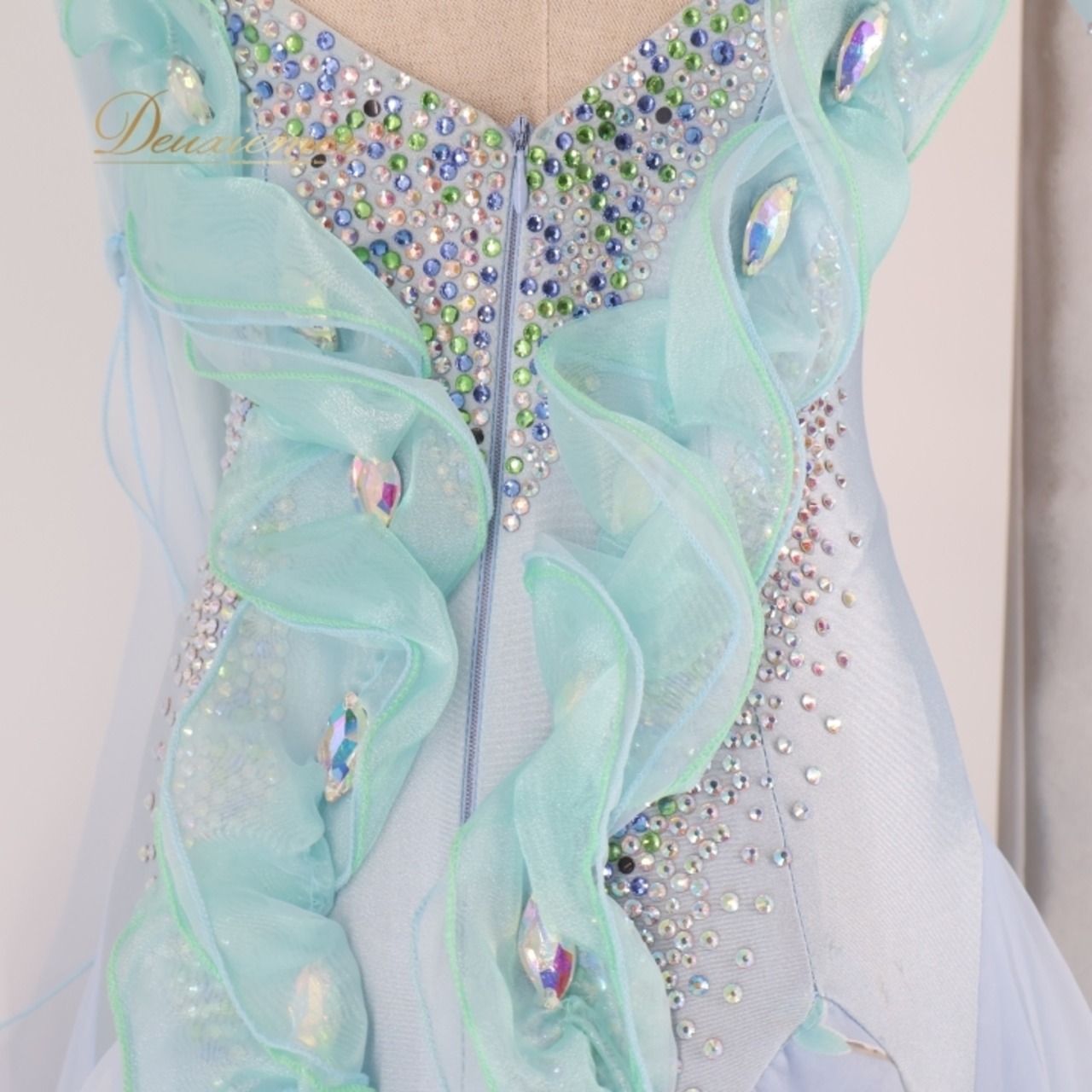 社交ダンス 衣装 スタンダード ドレス スタンダードドレス ワンピース 水色 フリル レース フロート デモ 競技 ダンス パーティ 発表会 上品 高級感 ブルー系 forever フォーエバー フォーマル おしゃれ ダンス衣装 華やか 競技用 優雅 ステージ衣装 女性用