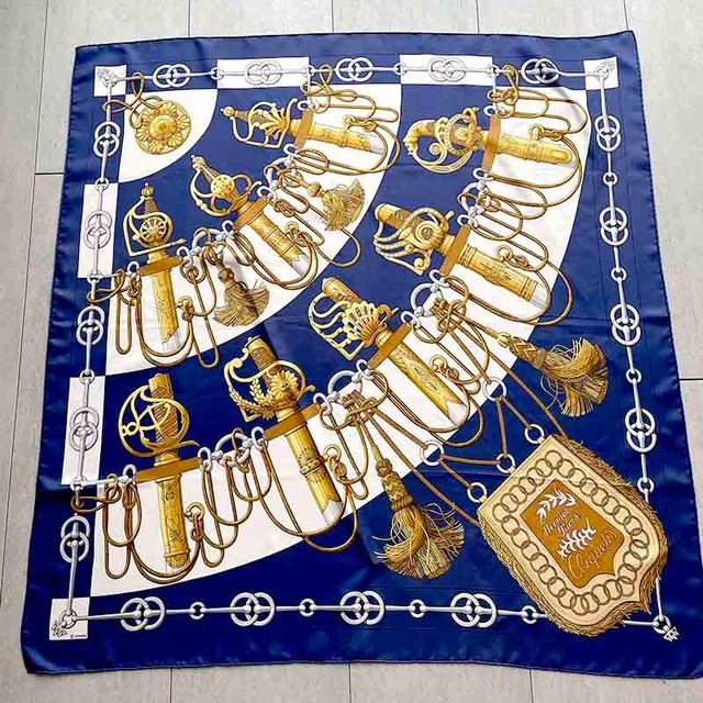 エルメススカーフ　Hermes　カレ90　Cliquetis シルクスカーフ　ネイビーブルー 12acdp1