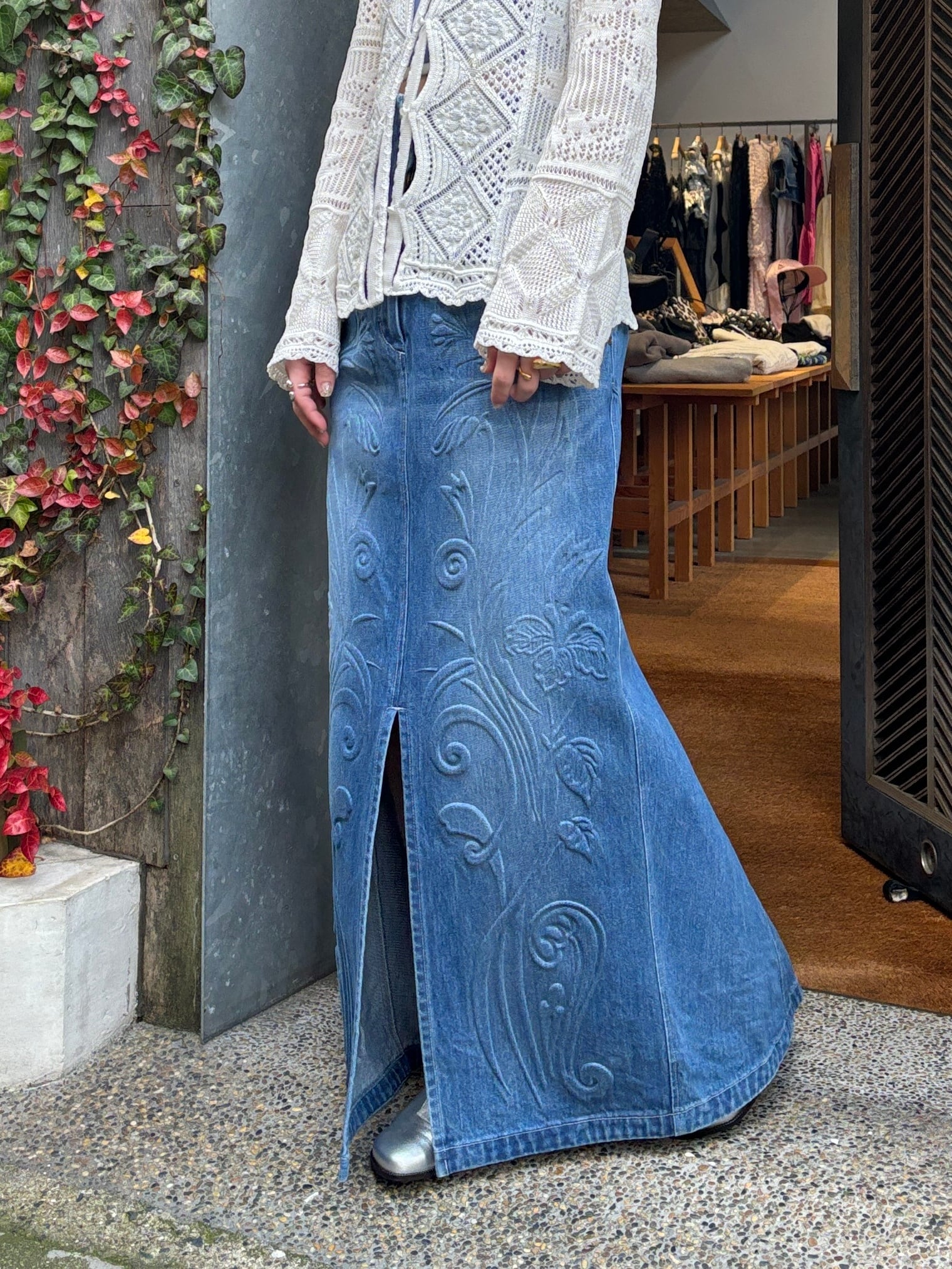 24SS】Mame Kurogouchi マメクロゴウチ / Floral Embossed Denim Skirt 