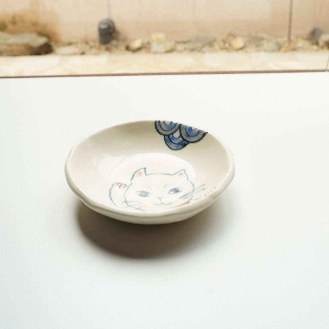 陶彩工房Canoe】まねきねこ豆皿 深め C | ろにせら ギャラリーと雑貨のお店