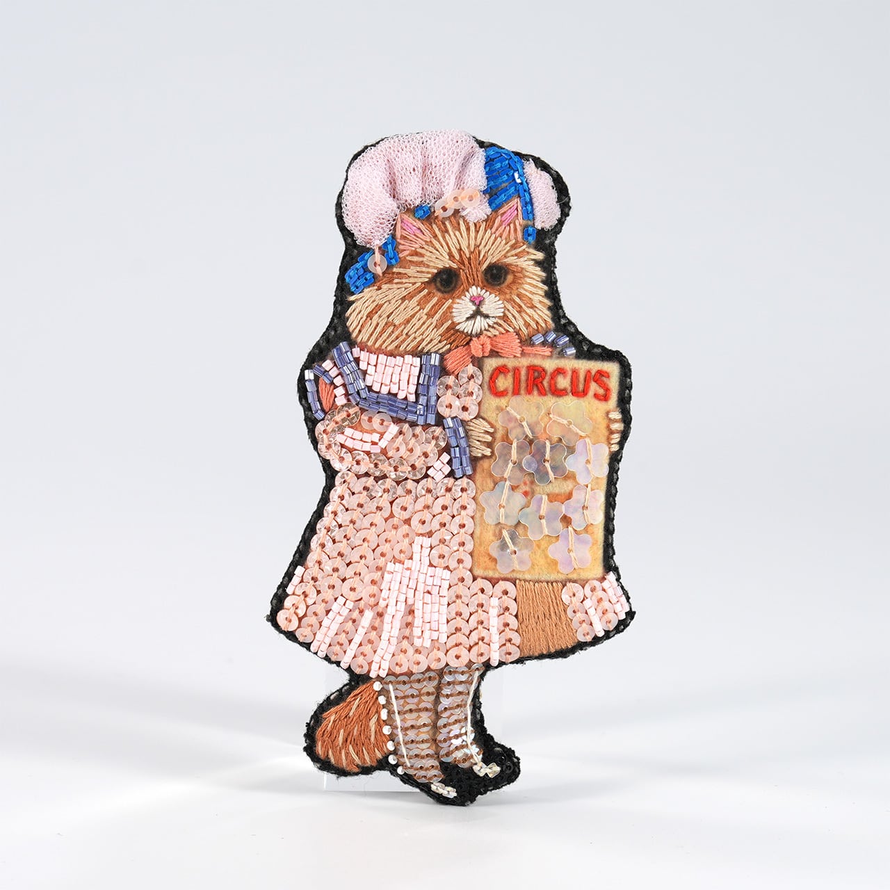 刺繍チャームブローチ 不思議の国のアリス | tamaobazaaar