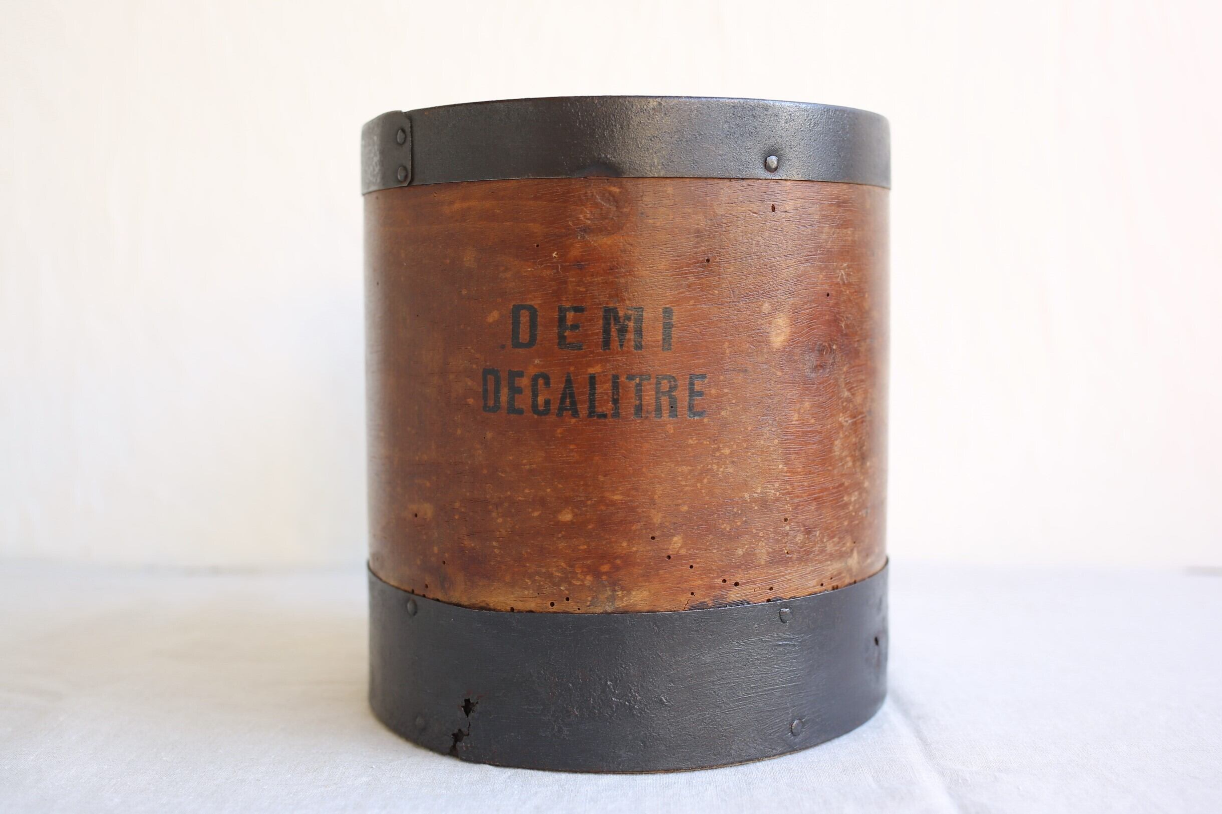 フランス アンティーク ヴィンテージ 木製 特大 計量カップ 『DEMI DECALITRE』 N-02015a