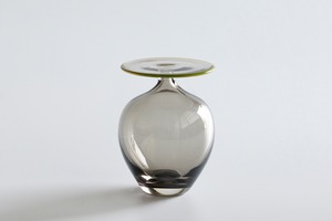 decorative vase no.10 / qualia-glassworks