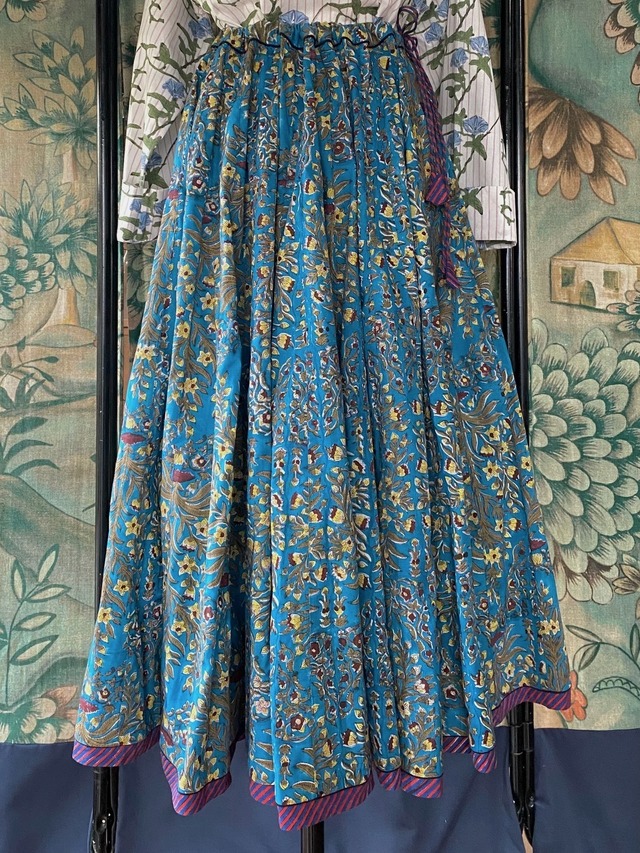 50枚はぎフルサークルスカート  /    Blue Mughal Flower