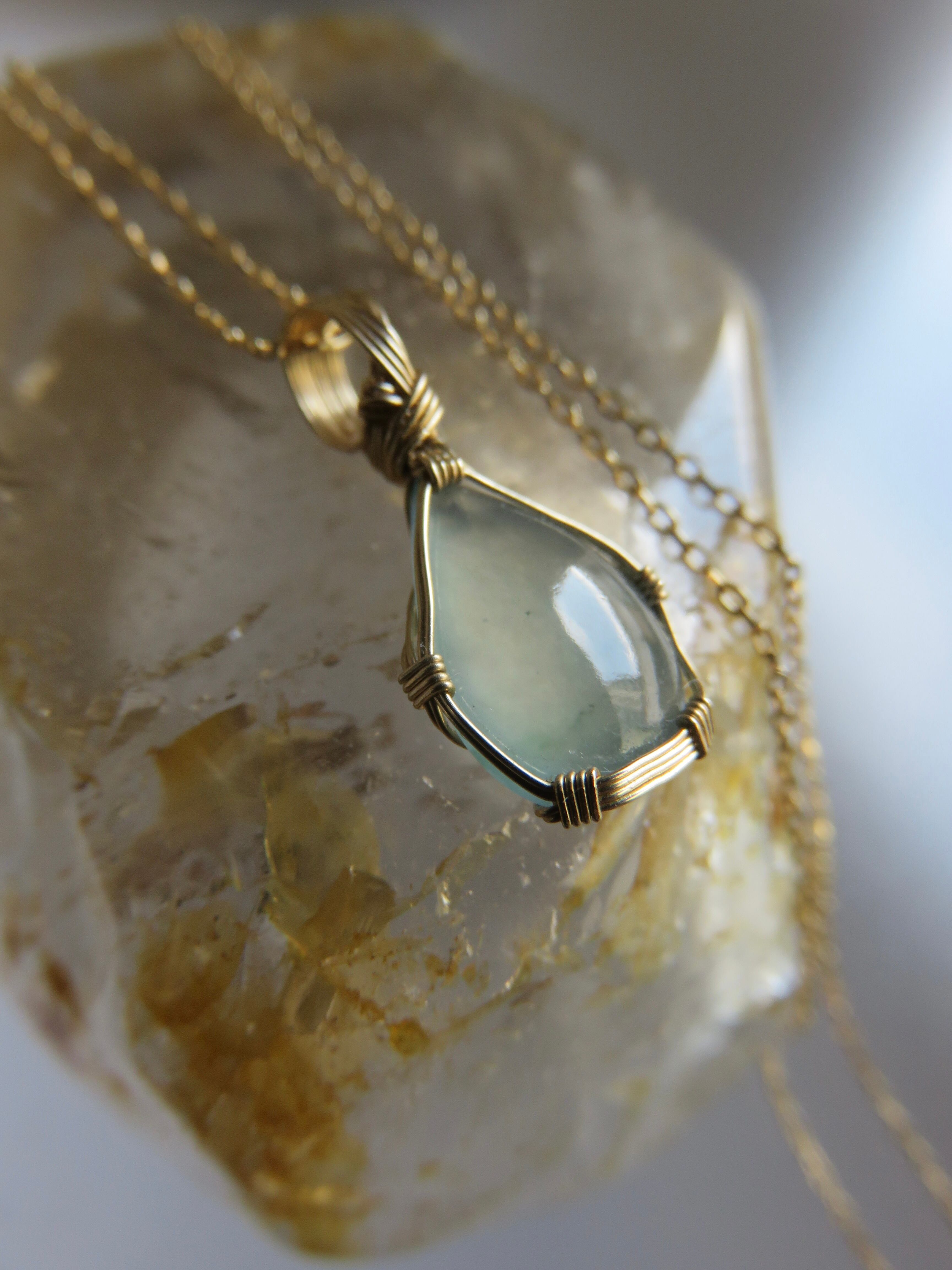 ミャンマー産青翡翠(2.2ct)女神巻きペンダントトップ | komichi ミャンマー産青翡翠(2.2ct)女神巻きペンダントトップ | komichi