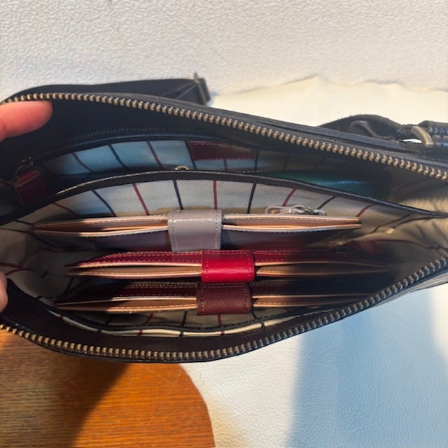 B.stuff　ナイロンコンビショルダーバッグ(クロ)