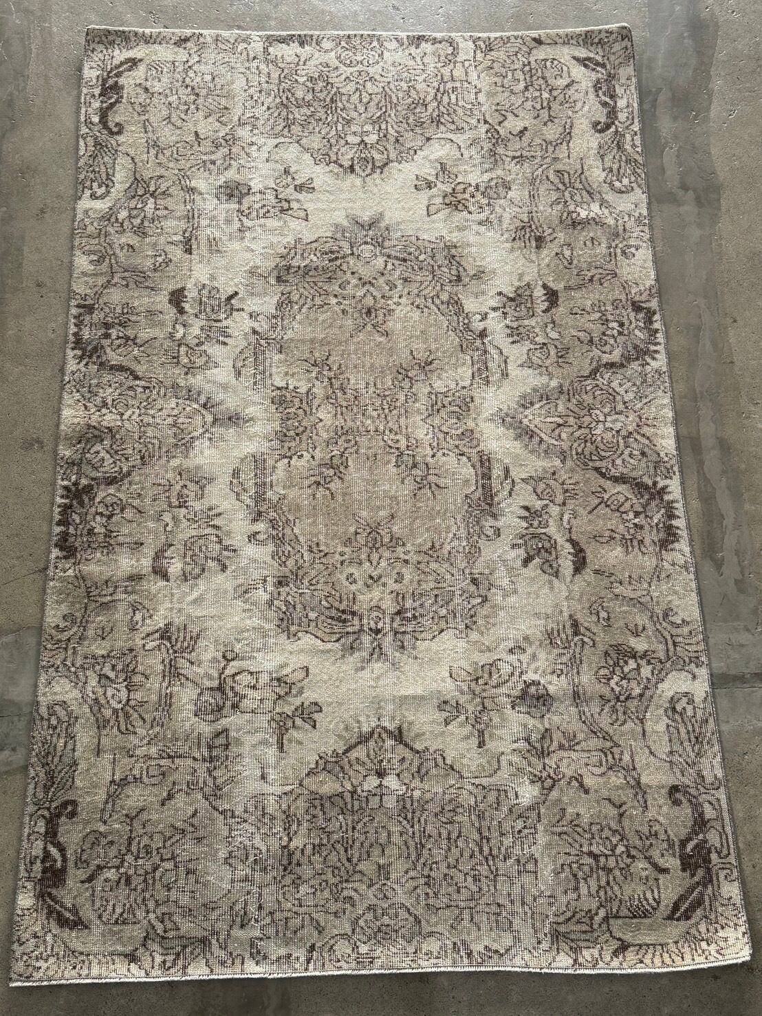 卍　antique 絨毯　① 卍 Antiques&Crafts880