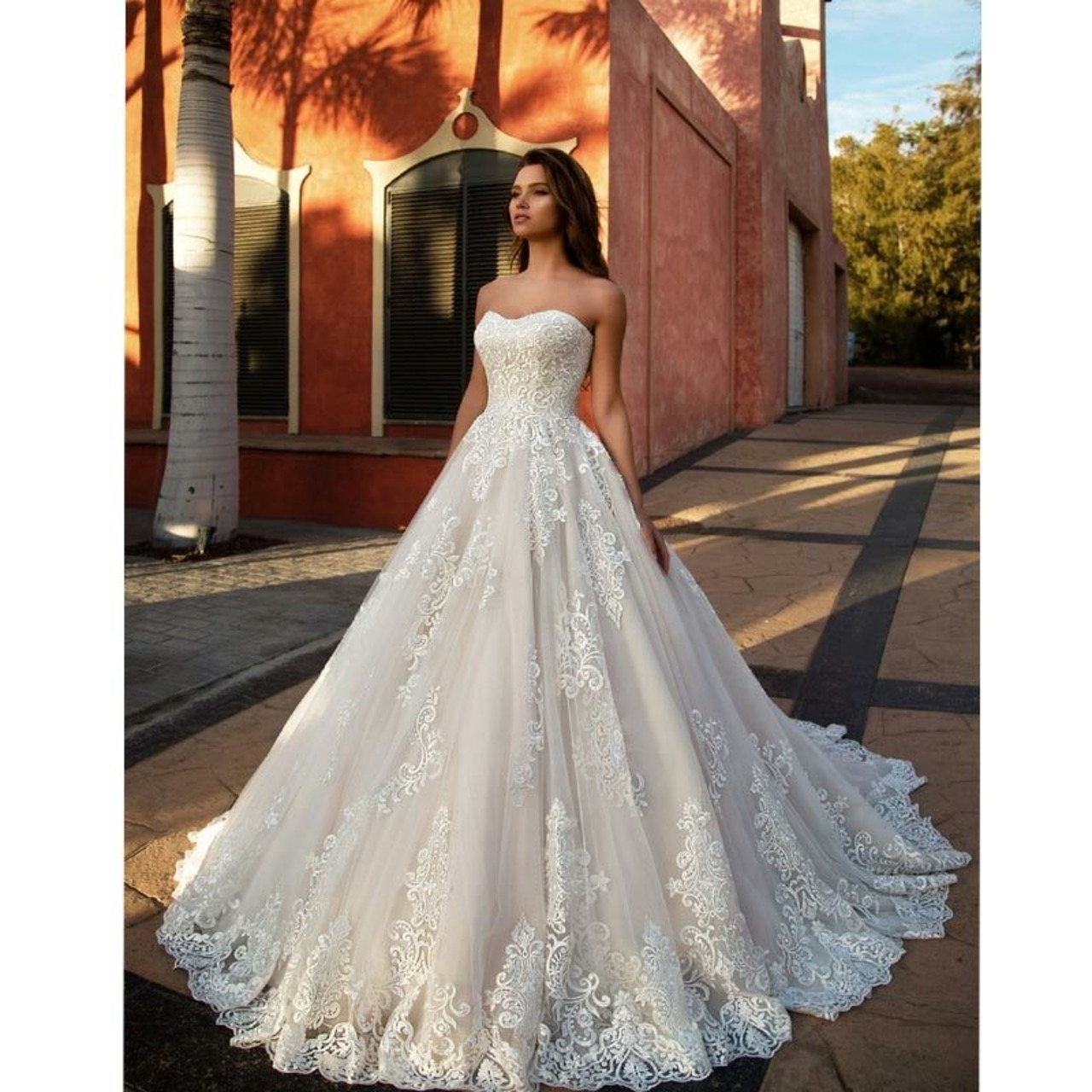 ウエディングドレス ベアトップ エレガントレース 細見えシルエット  