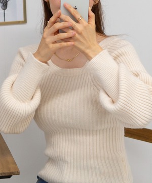 ボリューム袖 スクエアネック ニット
