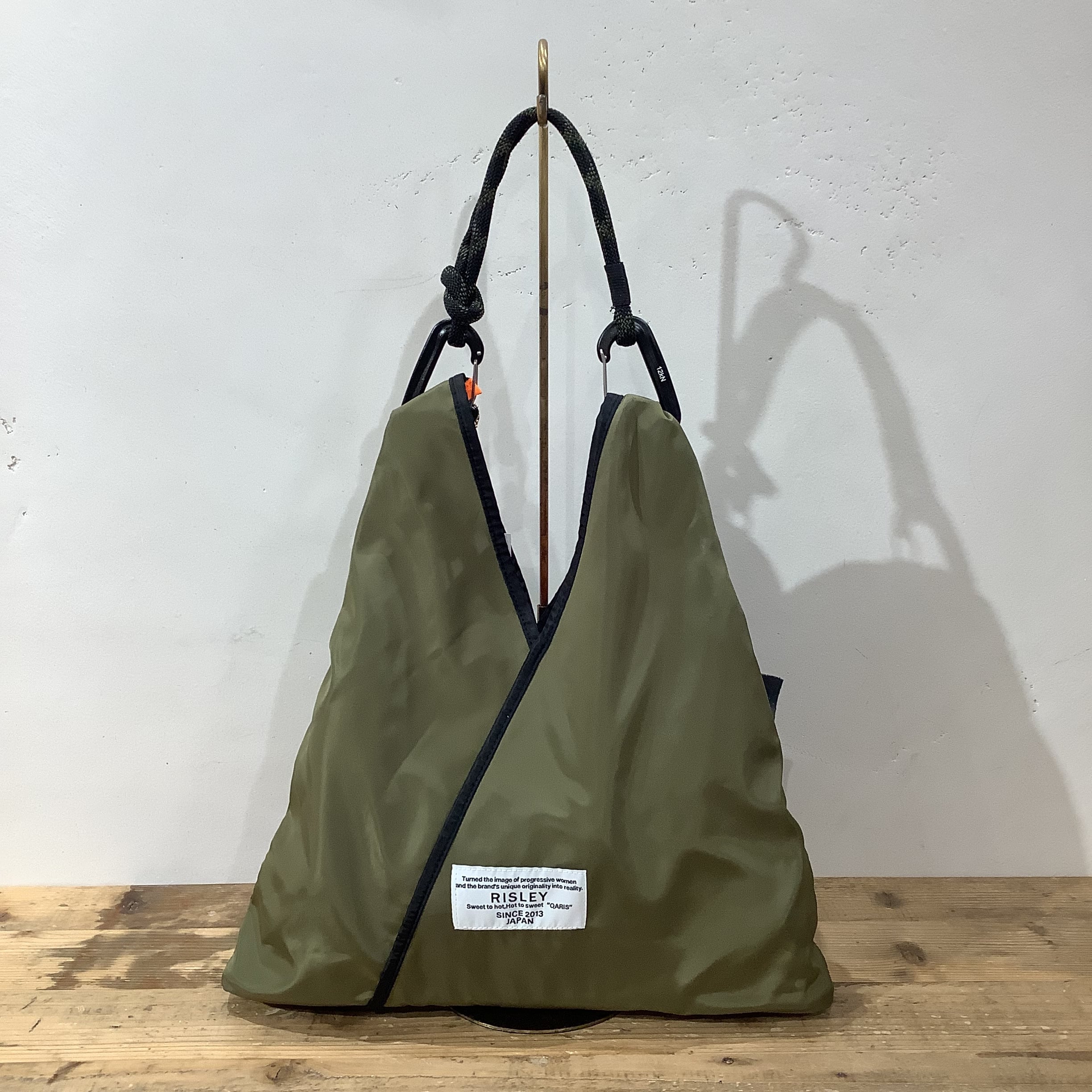 RISLEY×OUTDOOR トライアングルフリルバッグ RISLEY×OUTDOOR(リズレイ×アウトドア)】トライアングルパンチング