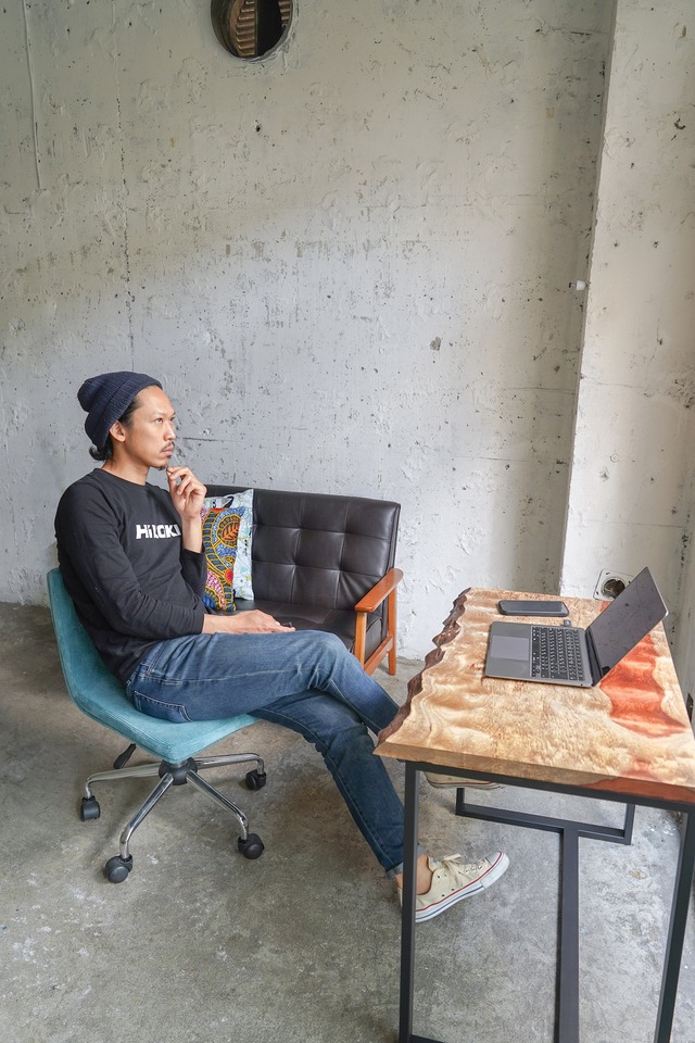 ブビンガ 一枚板のデスク