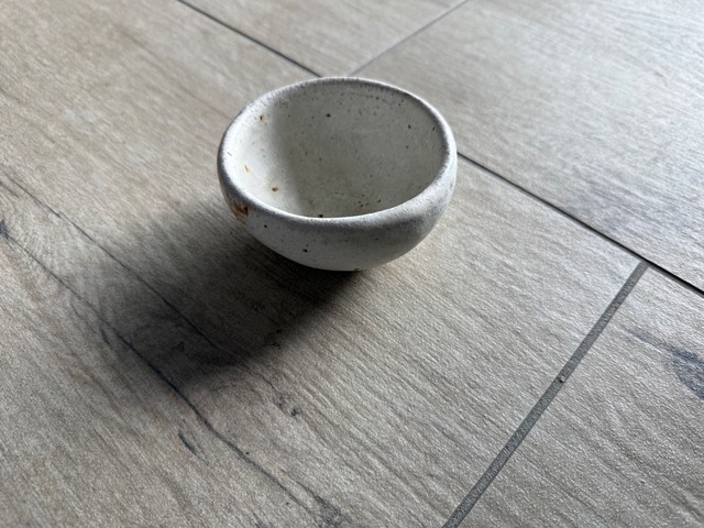 antique shiromoegi 手びねりボウル