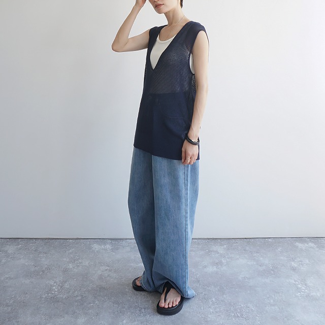 Vネック透かしベスト