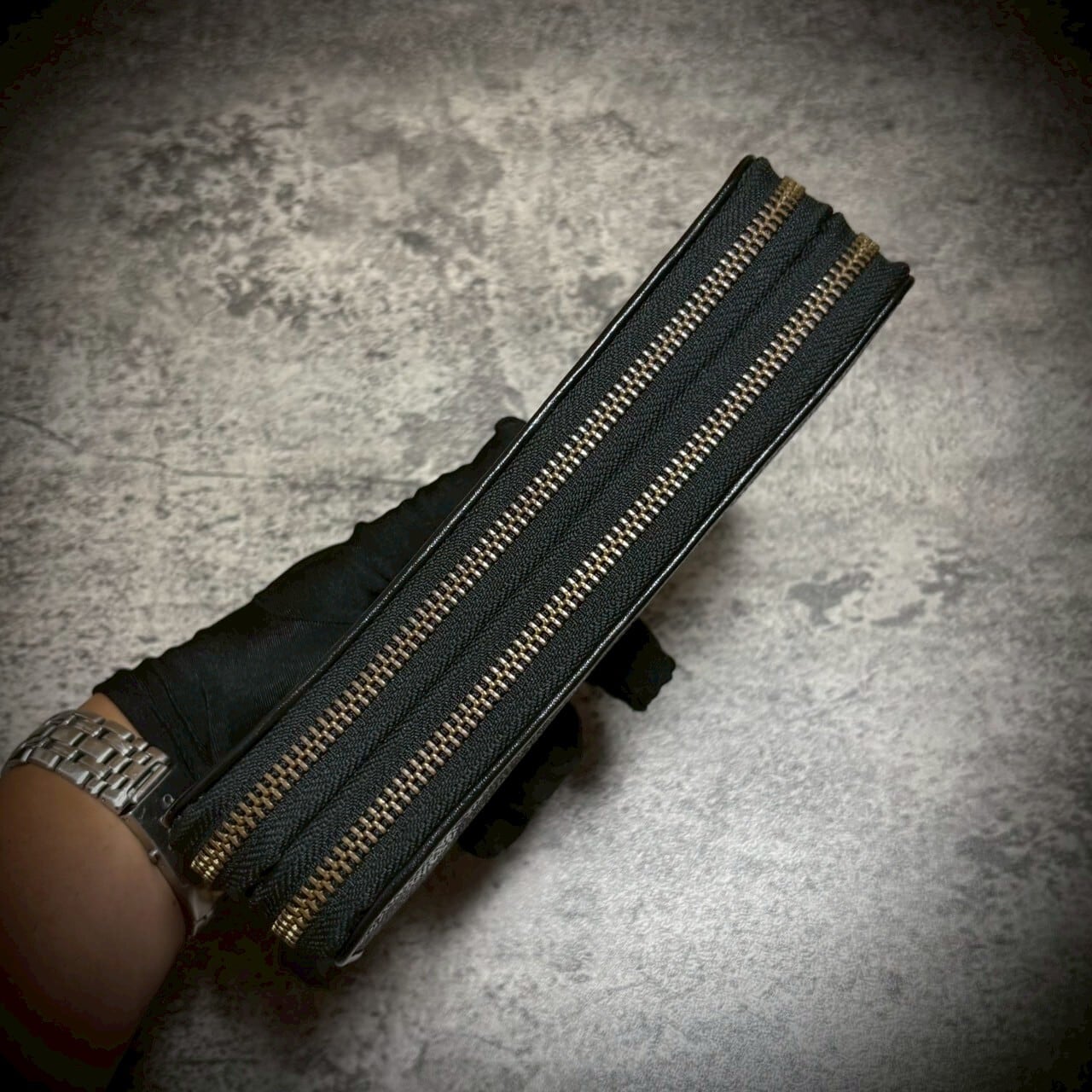 圧倒的な収納力 スティングレイ ダブルジッパー 長財布 ガルーシャ