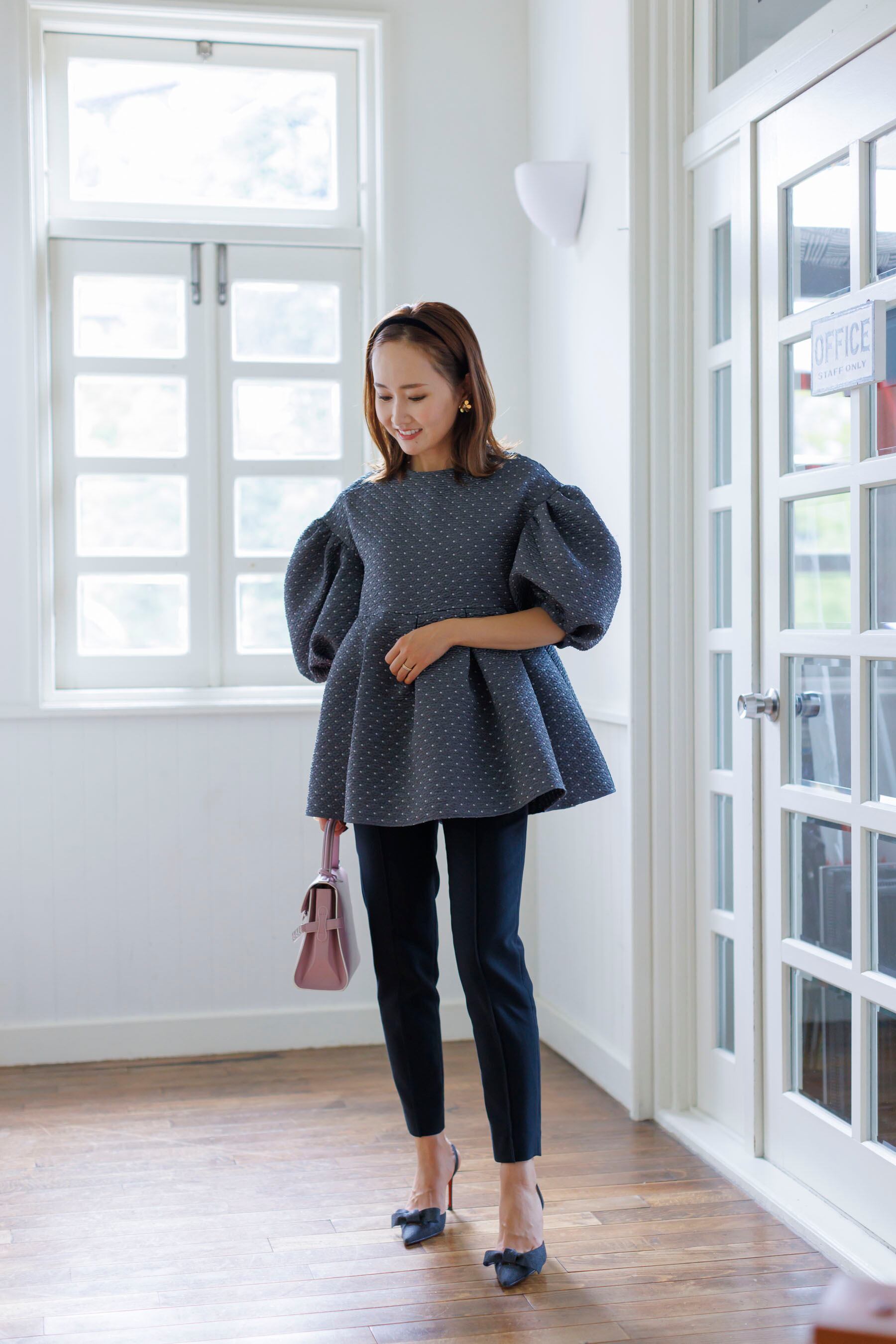 新品タグ付♡ BLUELEA Puff sleeve blouse ブルレアシャカシャカとしたハリ感と