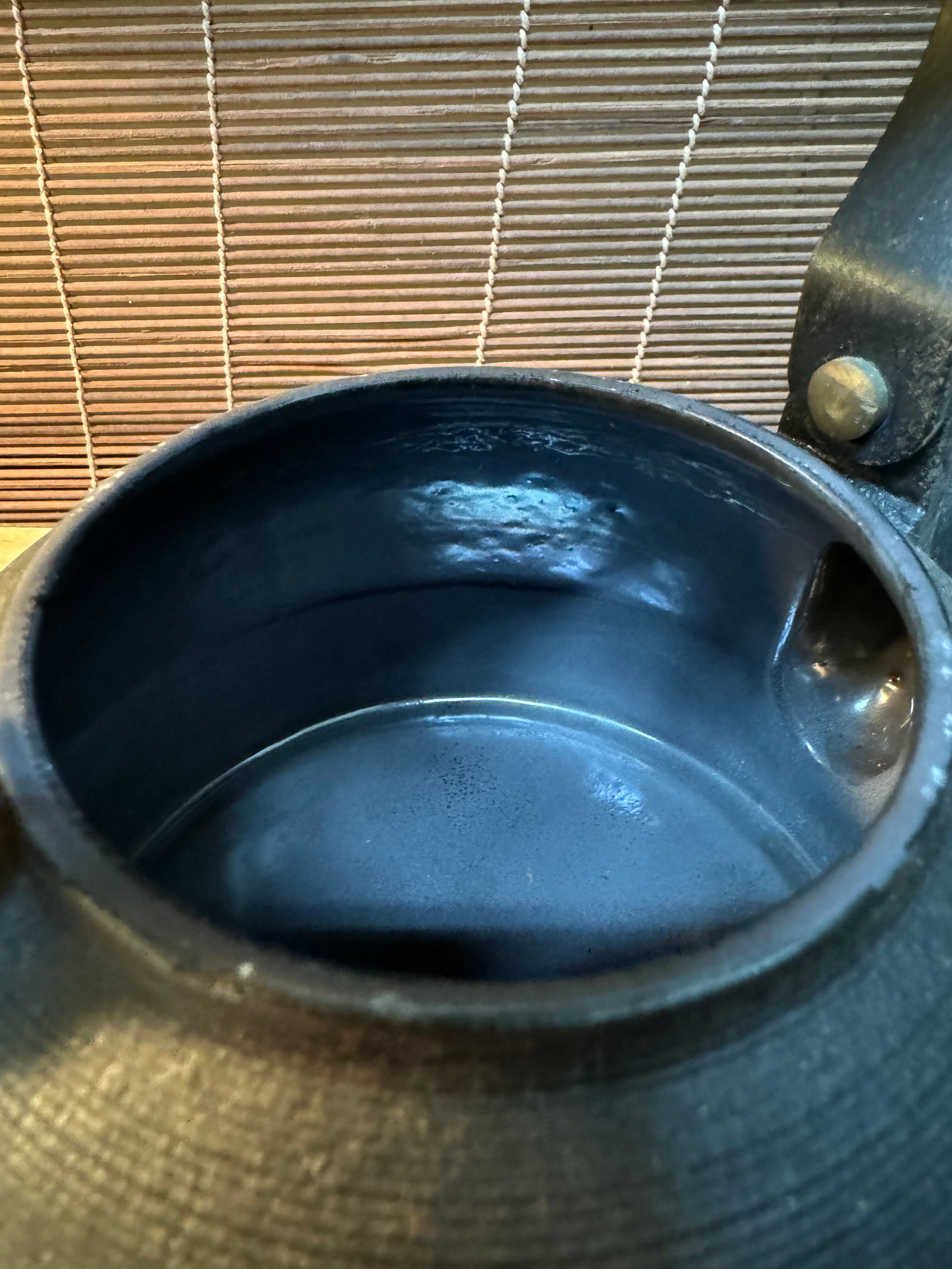広瀬 慎 作 南部鉄瓶 木製持ち手付（日本製） Japanese Cast Iron