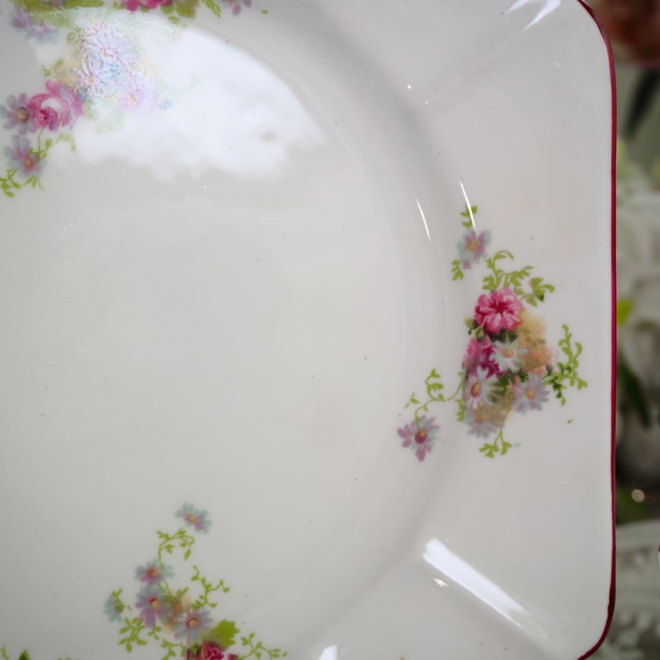 英国シェリー クイーンアン Dainty Rose 1927年 トリオD カップ