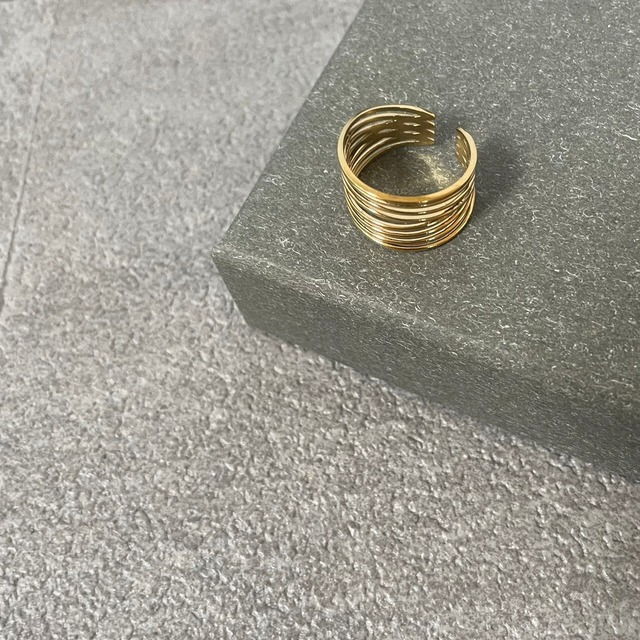 gold multiple ring