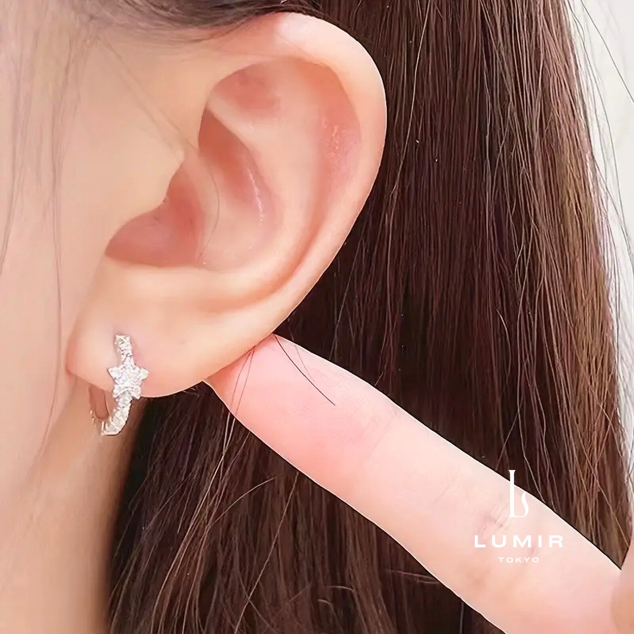 フローラルスパークルフープピアス