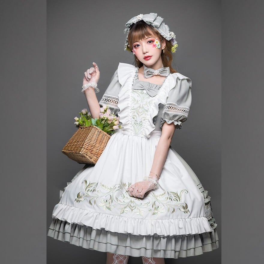 ヴィクトリアン風メイドワンピース｜グレージュ×ホワイト刺繍エプロン