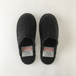 スリッパ フェルト ダークグレイ スモール / Slipper Small Dark Gray PUEBCO