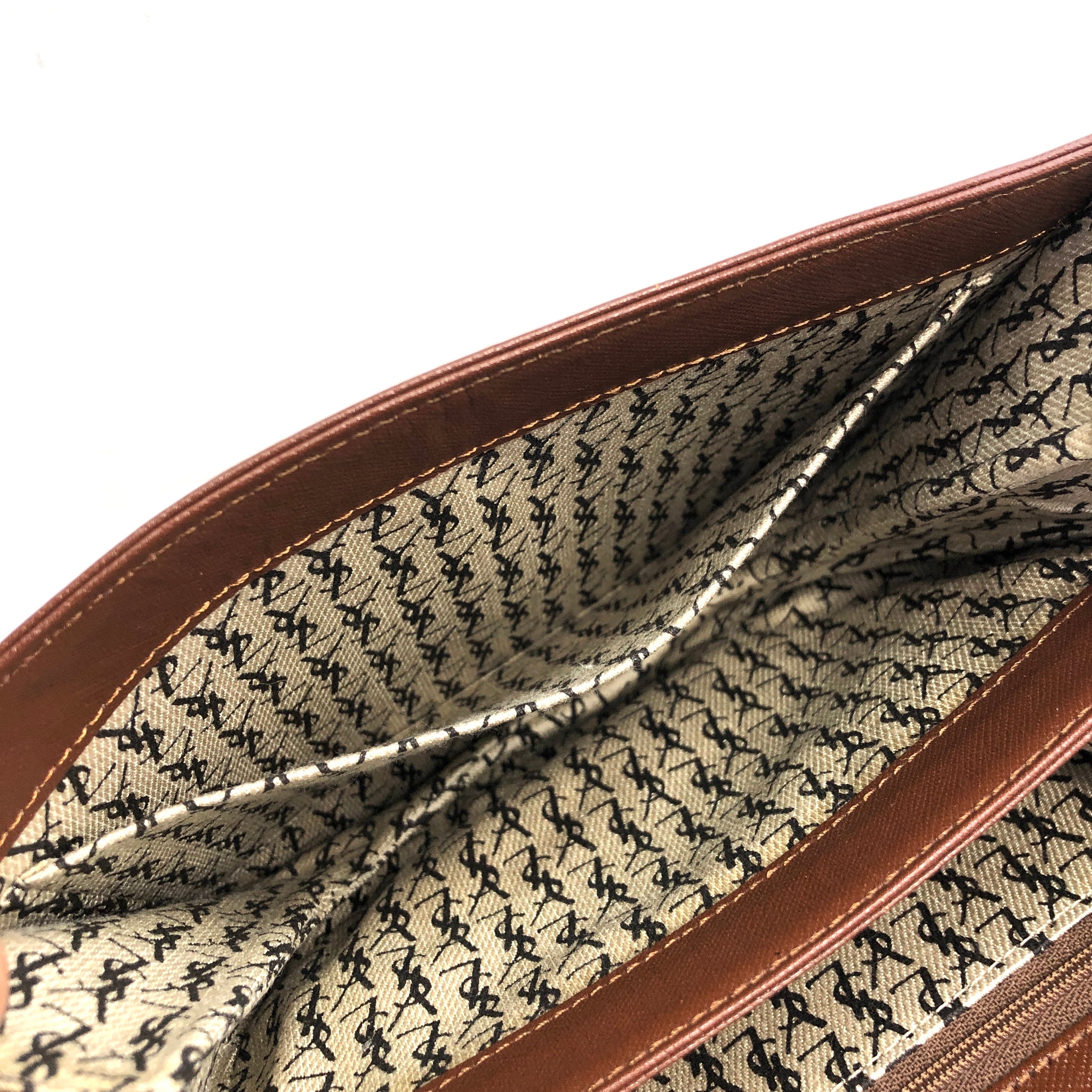 Yves Saint Laurent☆ヴィンテージショルダーバッグ Yves Saint Laurent（イヴ・サンローラン） イヴ サンローラン
