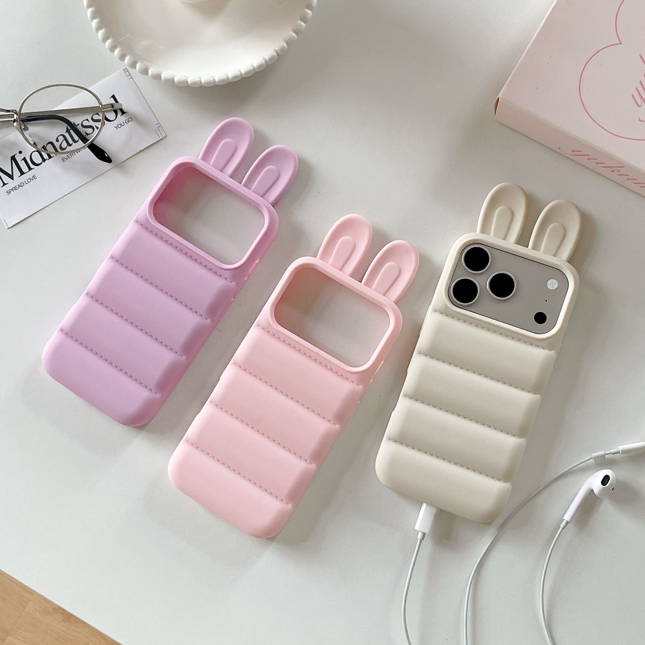 Bratz ウサギ耳 iPhone用ケース ウサギ耳 iPhone 17 16 15 ケース パフィーデザイン リストストラップ