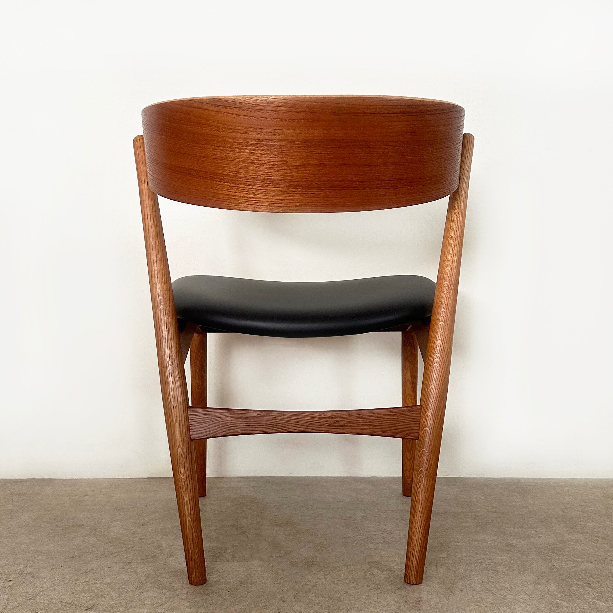 Dining chair Sibast No.7 Chair / CH058-2 | situraeru