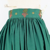 フォークダンス 衣装 スカート グリーン系 刺繍 チロリアン チロルスカート カントリー 緑 赤 黄 鳥 花 花柄 かわいい 落ち着いた色 ダンス衣装 イベント 練習 レッスン 華やか レッド系 イエロー系 オレンジ系