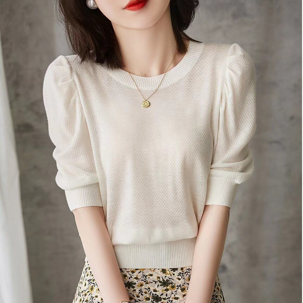 トップス レディース シャツ ブラウス 半袖 パフスリーブ かわいい 大人可愛い きれいめ 上品 エレガント 清楚 フェミニン おしゃれ お洒落 綺麗 お嬢様 こなれ感 ラブリー キュート ガーリー ロマンチック レトロ 抜け感 送料無料 存在感 無地 OL 通勤 学生 通学 デート お出かけ 女子会 休日 S M L XL ホワイト ピンク ブラック 春 夏 10代 20代 30代 韓国 韓国系 着回し 普段使い 重ね着 プレゼント ファッション コーデ プチプラ モテ トレンド 流行 インスタ映え