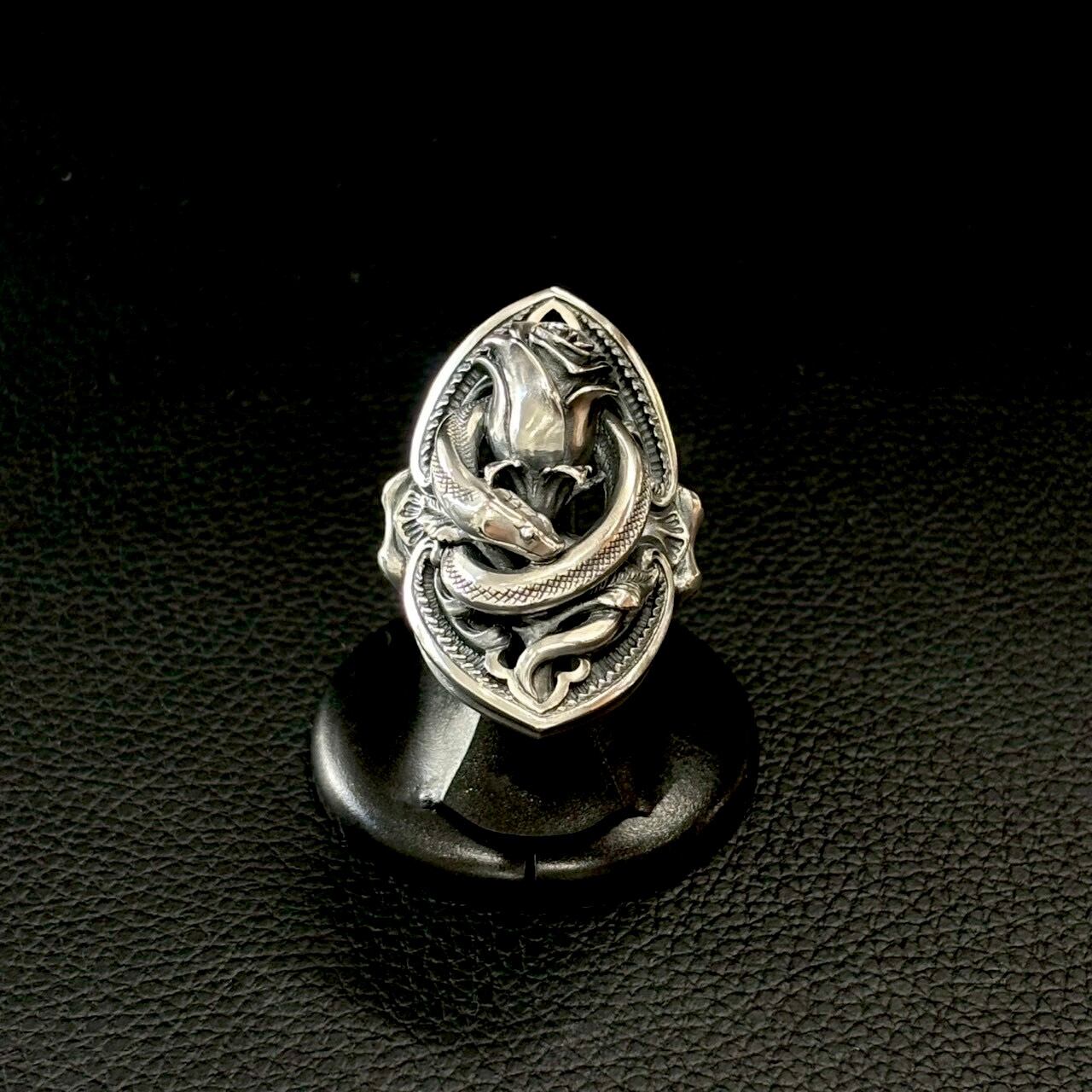 ○8 eight ウロボロスオーバルリング○ビーナス＆キューピット