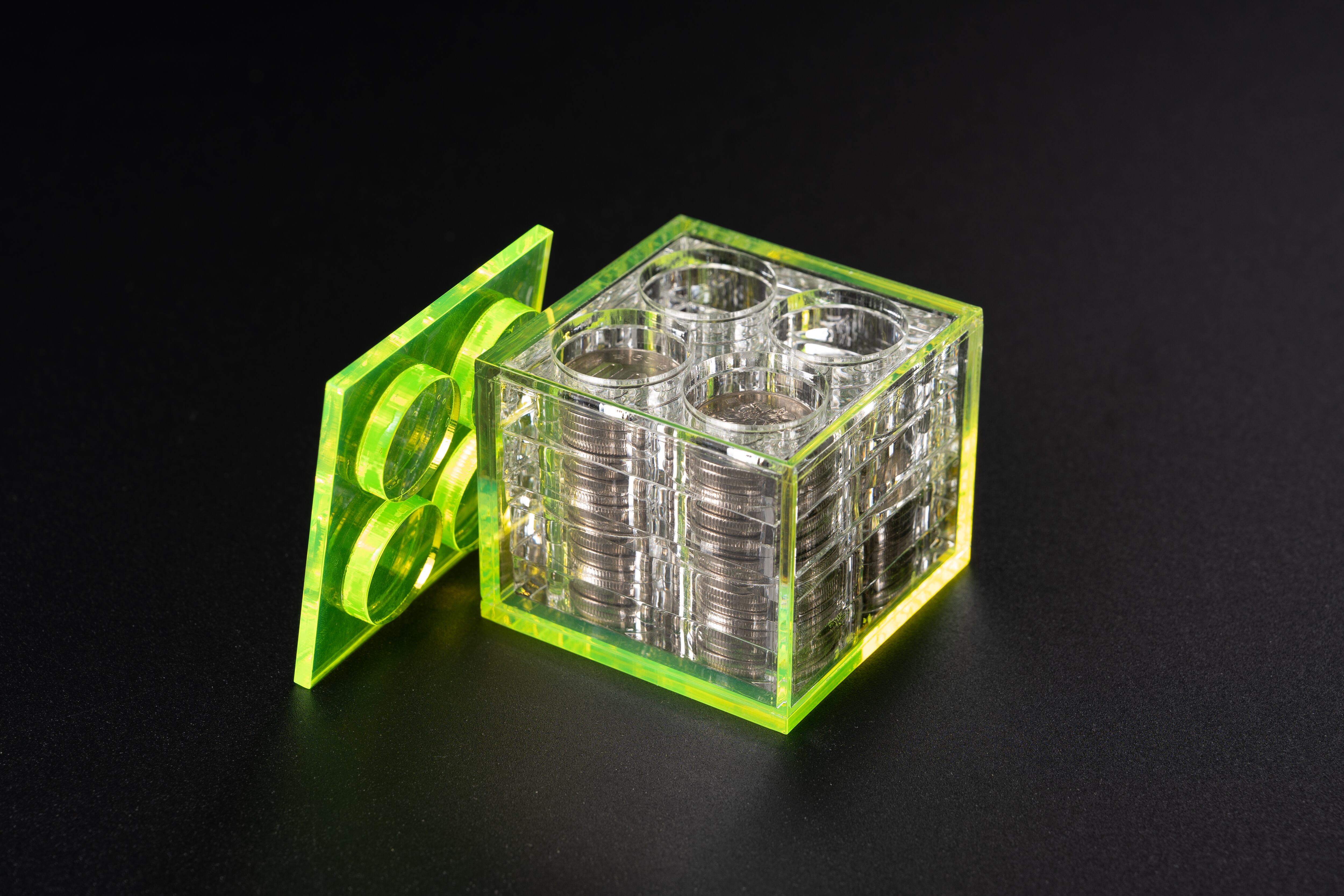 1万円貯まる☆アクリル貯金キューブ