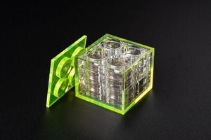 1万円貯まる☆アクリル貯金キューブ