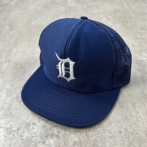MLB DETROIT TIGERS MESH TRUCKER HAT SIZE FREE (USED)