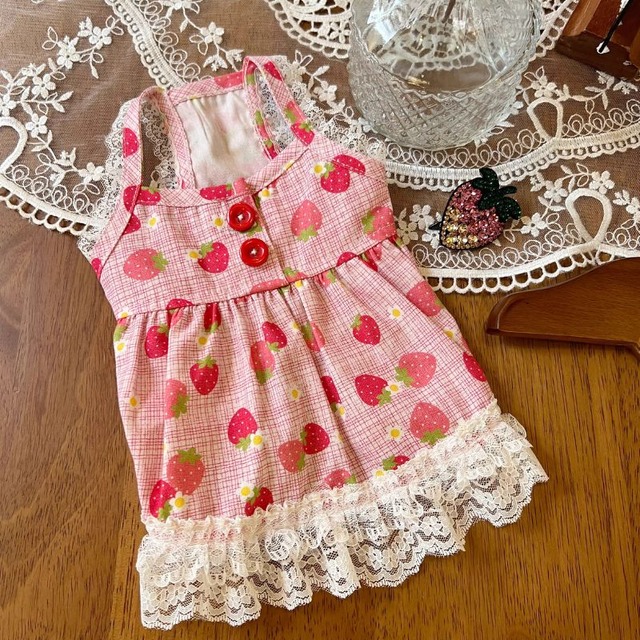 ストロベリー柄のキャミソールワンピース　犬服　00717