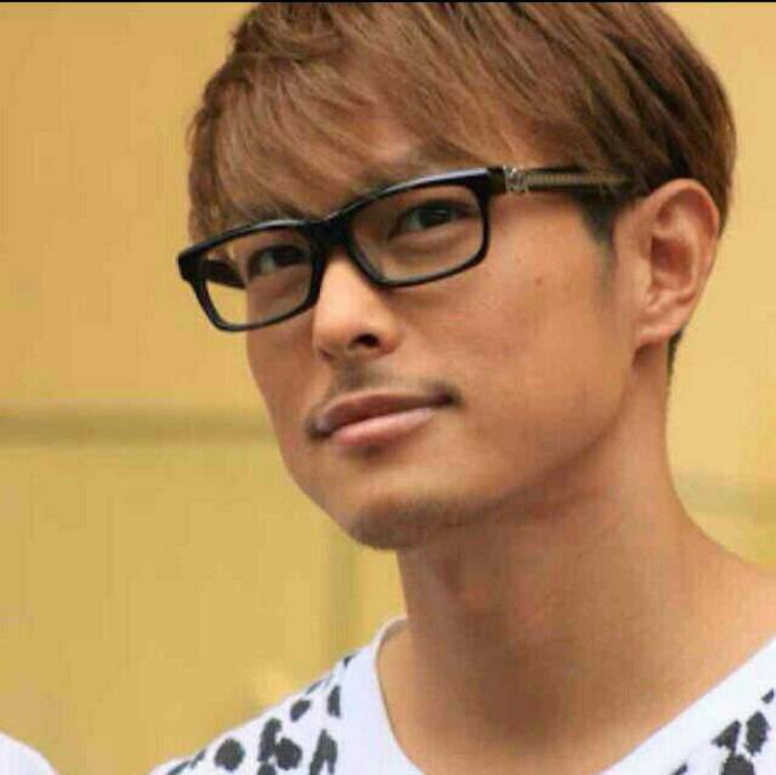 芸能人 セレブ 愛用 モデル クロス デザイン 伊達 眼鏡 ブラック 