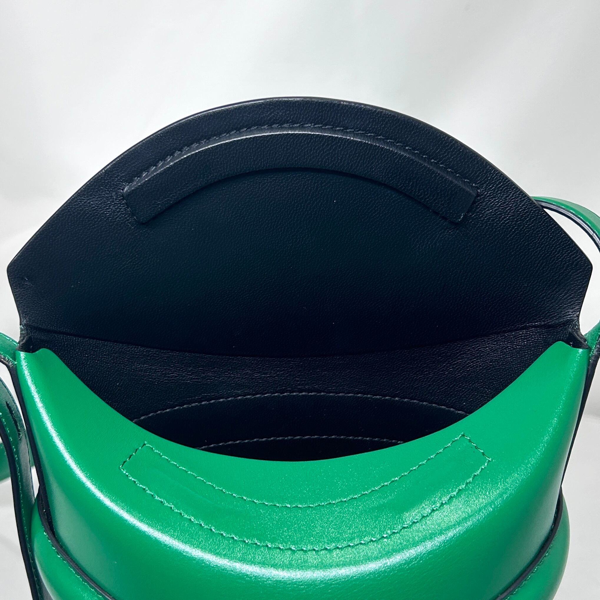 未使用品】Alexander McQueen ザ カーブ ショルダーバッグ レザー  