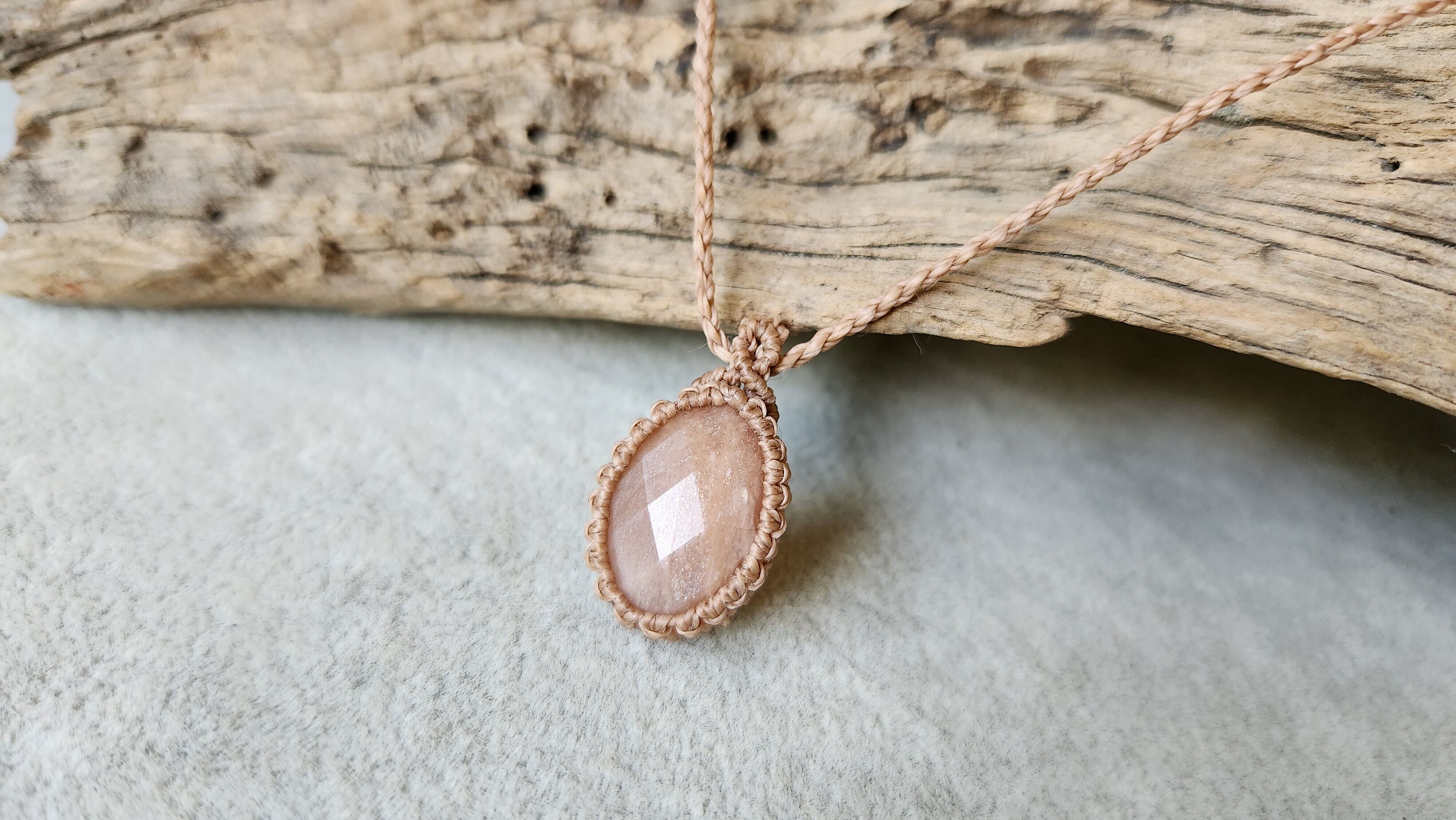 【SUN】サンストーンマクラメネックレス