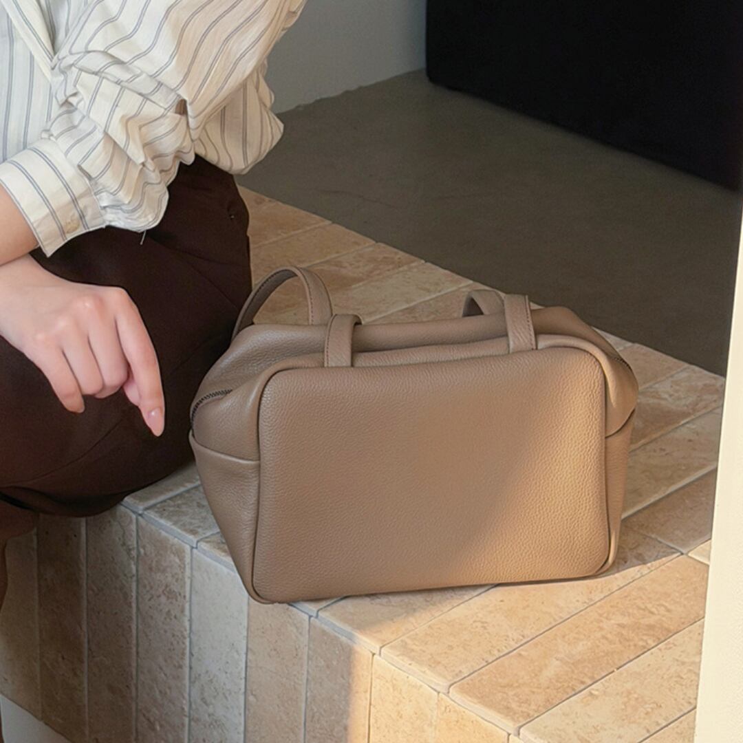 Zip top solid color leather tote bag G1077