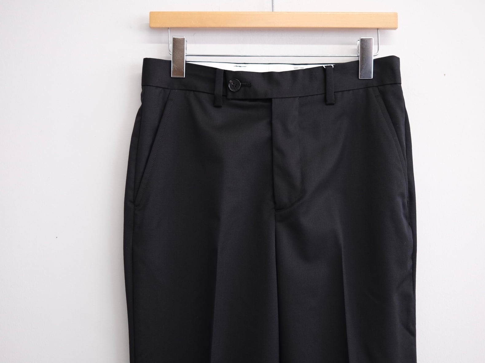 UNIVERSAL PRODUCTS.” WOOL STRAIGHT TROUSERS” | Lapel online store