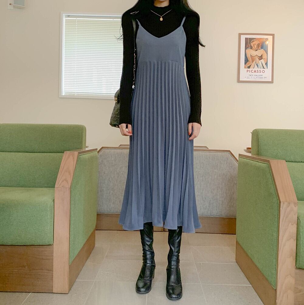 ワンピース レディース キャミソールワンピース ノースリーブ プリーツ ハイウエスト かわいい 大人可愛い きれいめ シンプル カジュアル 清楚 おしゃれ お洒落 こなれ感 ラフ ラブリー キュート レトロ 抜け感 送料無料 存在感 無地 学生 通学 デート お出かけ 女子会 休日 S M L XL ブラック 黒 ブルー ブラウン 茶色 春 夏 秋 10代 20代 30代 40代 韓国 韓国系 着回し 普段使い 重ね着 体型カバー ファッション コーデ モテ トレンド 流行 インスタ映え